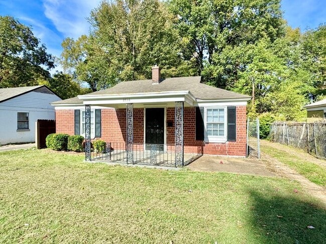 Building Photo - 2736 Dunn Ave