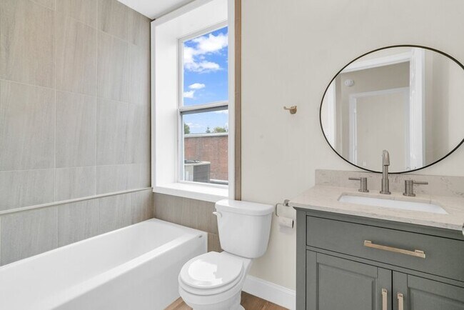 Foto del edificio - 18 N Main St