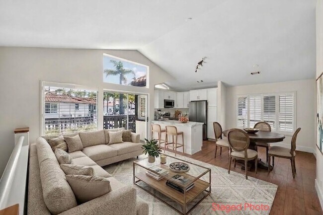 Foto del edificio - Beautifully Remodeled Condo in Palm Court