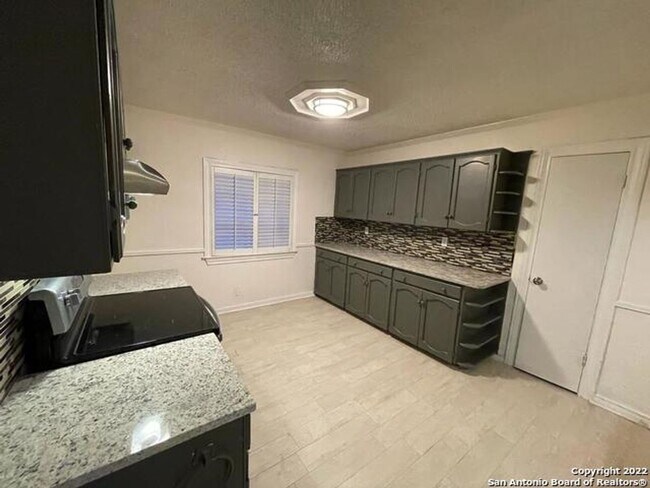 Foto del edificio - LOVELY ONE STORY 3/2 LOCATED NEAR UTSA!