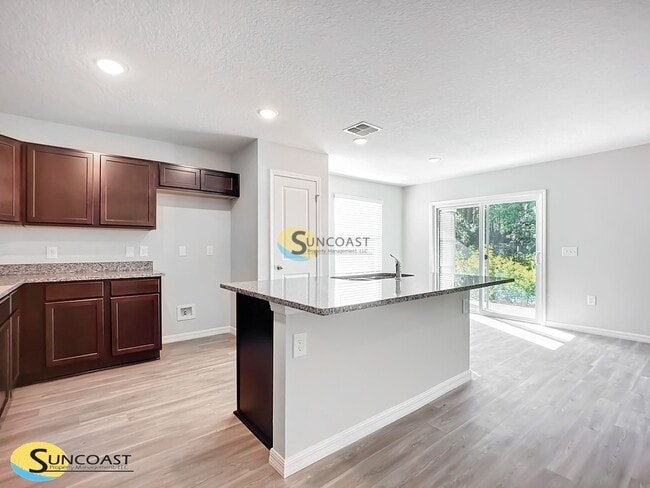 Foto del edificio - 6782 Jammes Rd