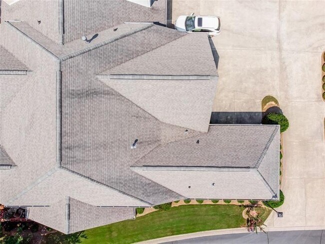 Building Photo - 2020 MacLand Square Dr