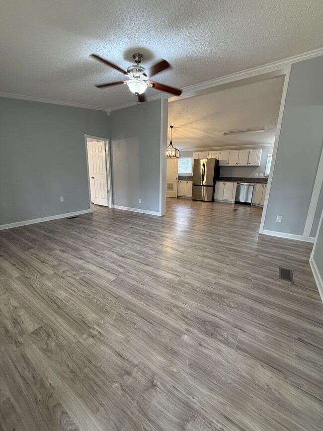 Living Room - 516 Crouch Rd