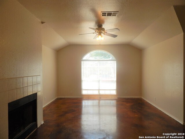 Foto del edificio - 7911 Cerezo