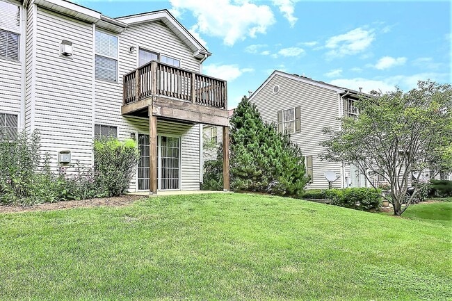 Building Photo - 2427 Stoughton Cir
