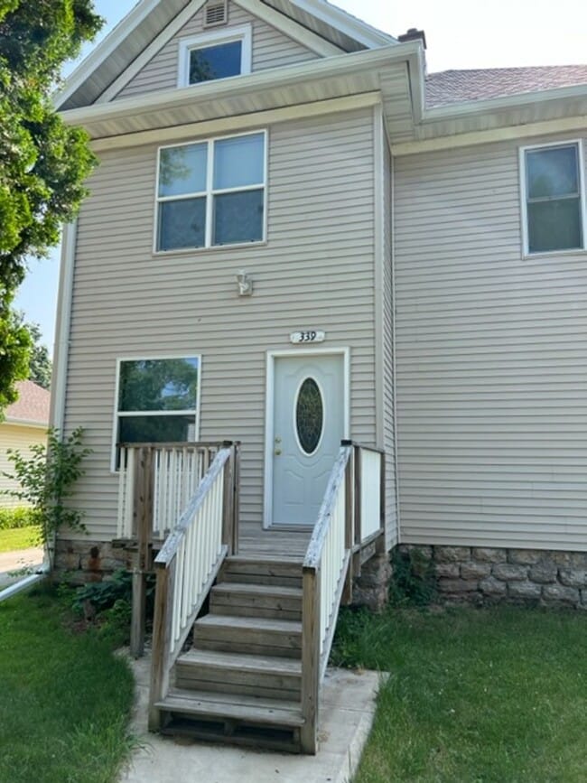 Building Photo - 339 5th St