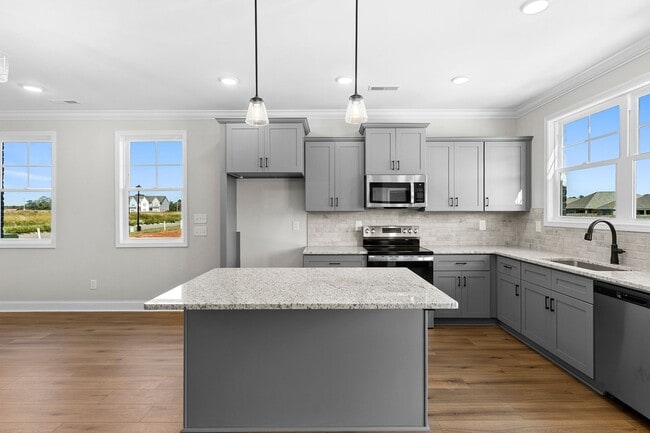 Building Photo - 241 Susan Lynn Dr