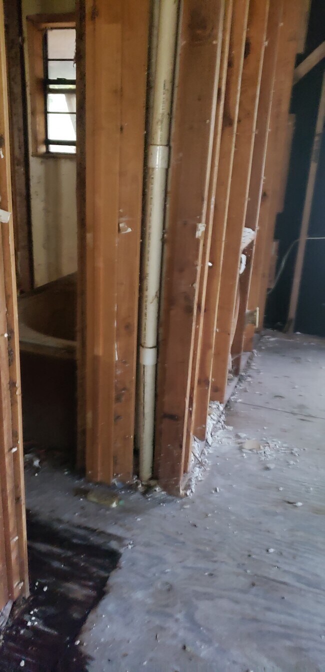 Building Photo - 1623 SE 63rd St