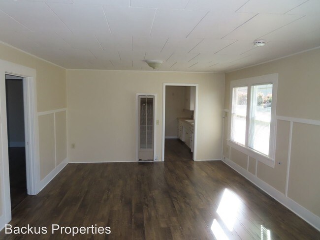 Building Photo - 2 br, 1 bath Apartment - 136 East Street