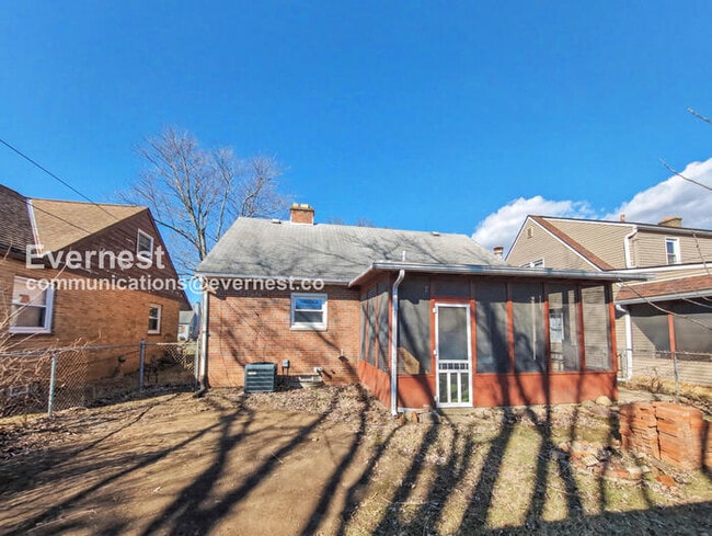 Building Photo - 926 Chestershire Rd