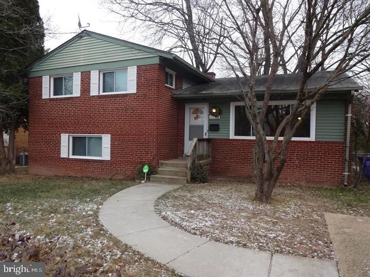 Primary Photo - 1306 Caddington Ave