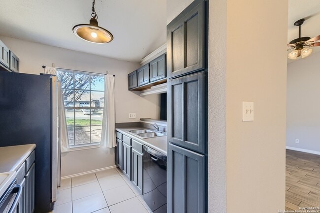 Building Photo - 5050 Ayrshire Dr