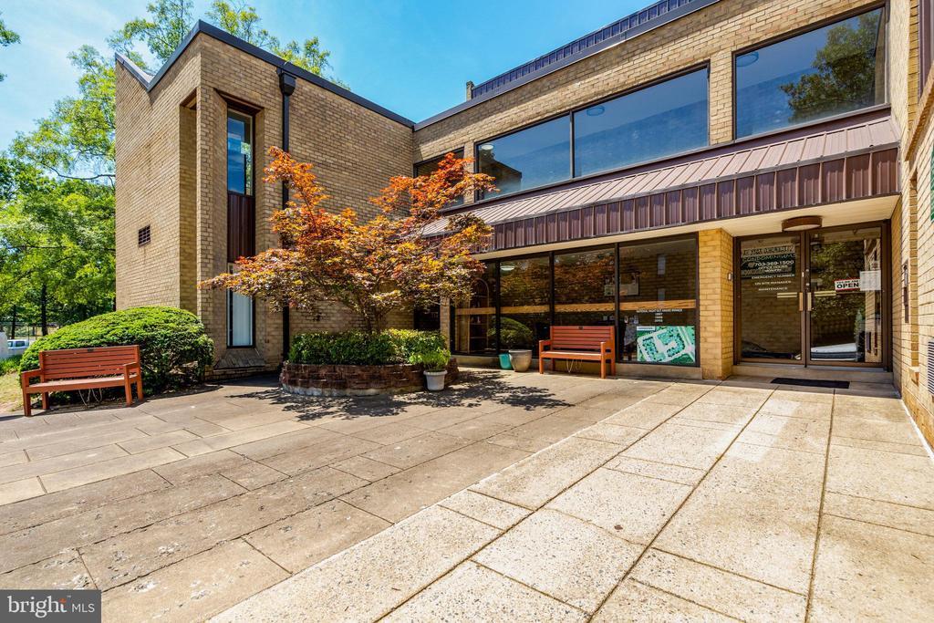 Primary Photo - 11050 Camfield Ct