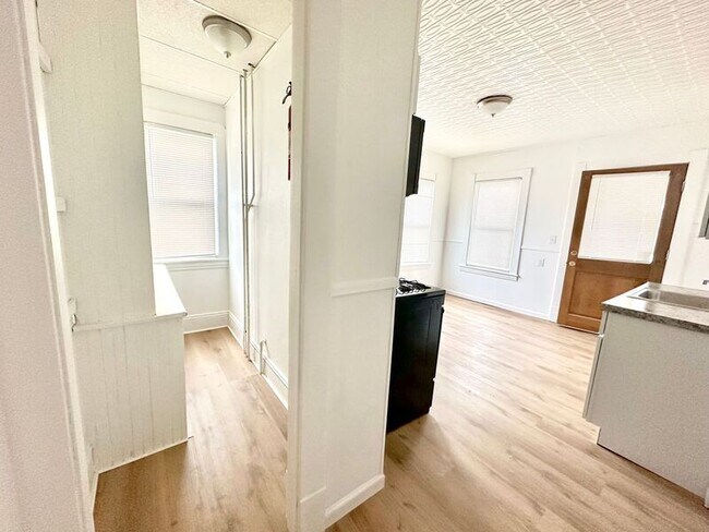 Foto del edificio - 19 Ellen Ave