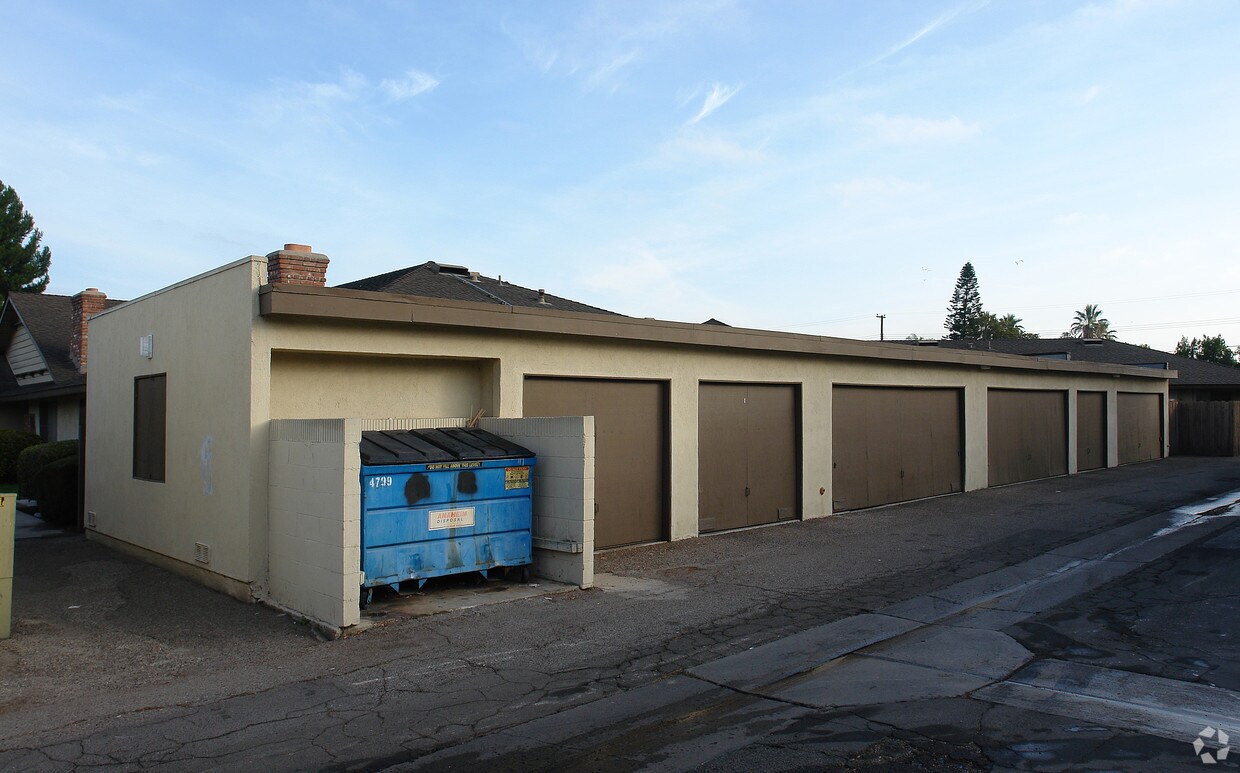 Building Photo - 1676 W Cindy Ln