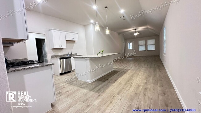 Building Photo - 2505 McNally Dr