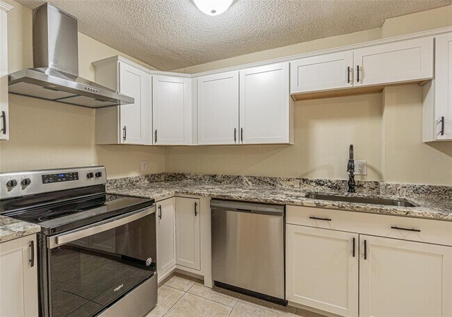 Foto del edificio - 6218 Oak Cluster Cir