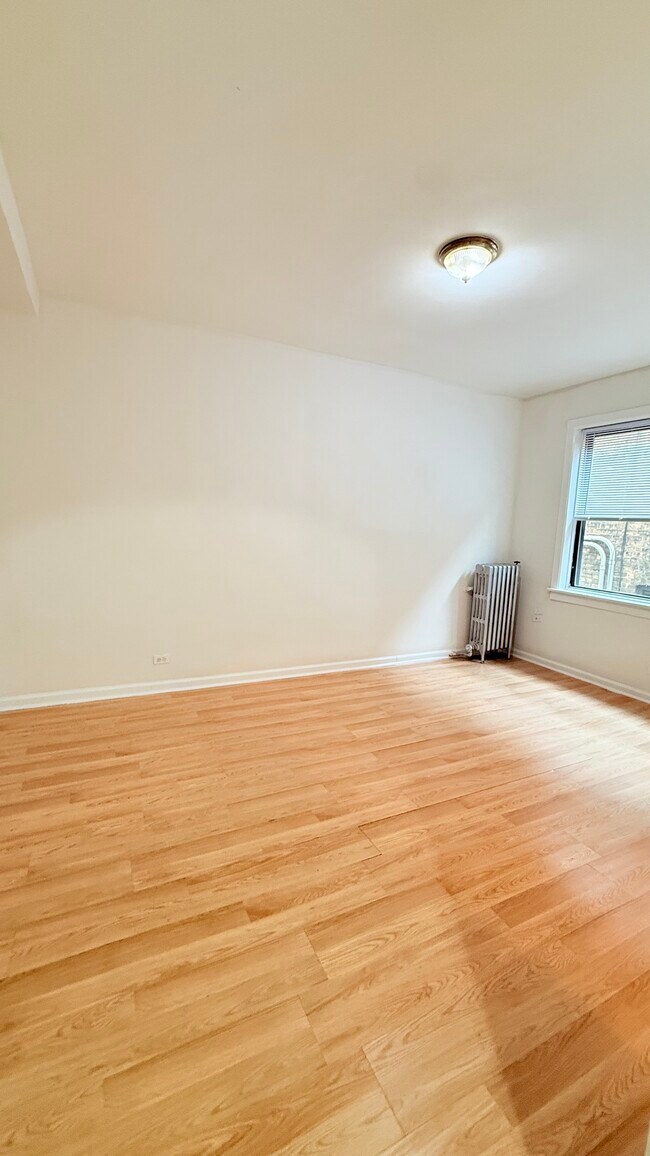 Foto del edificio - 839 W Sheridan Rd