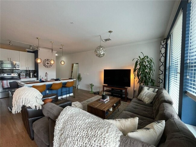 Building Photo - 1900 Barton Springs Rd