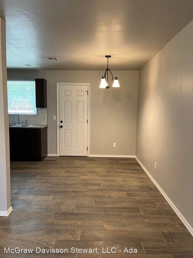 Foto del edificio - 3 br, 2 bath House - 713 W 1st