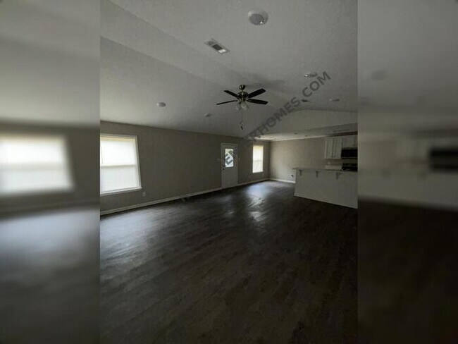 Building Photo - 65 Buena Vis Dr