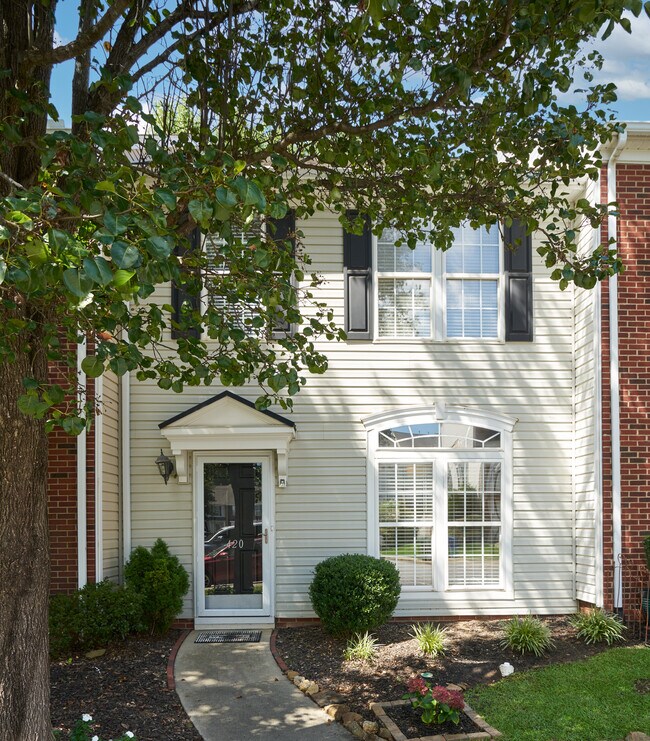 Foto del edificio - 420 Canewood Pl