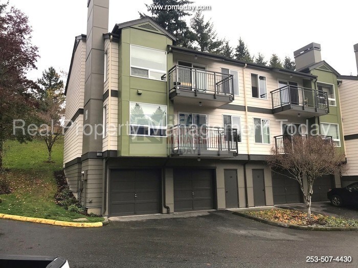 Fantastic 2 Bedroom Condo! Gated Community! Condo for Rent in Federal