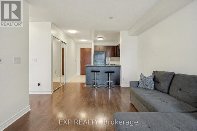 Photo du bâtiment - 5 Michael Power Pl