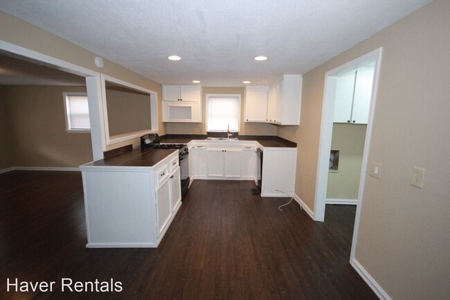 Building Photo - 3 br, 1.5 bath House - 1237 N. 3rd St.