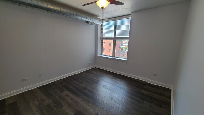 Foto del edificio - 1001 W Madison St