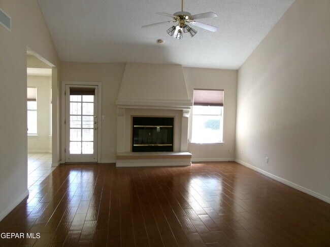 Building Photo - 6908 Rock Canyon Dr