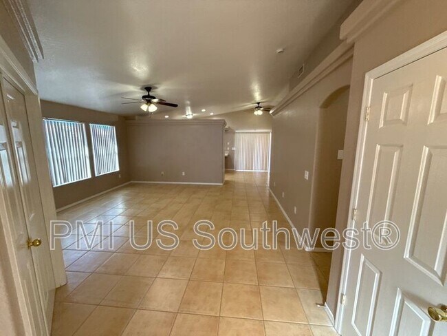 Building Photo - 2445 Prickly Pear Dr