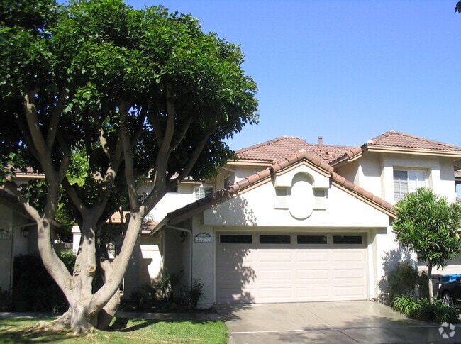 Building Photo - 27377 Paseo Laguna