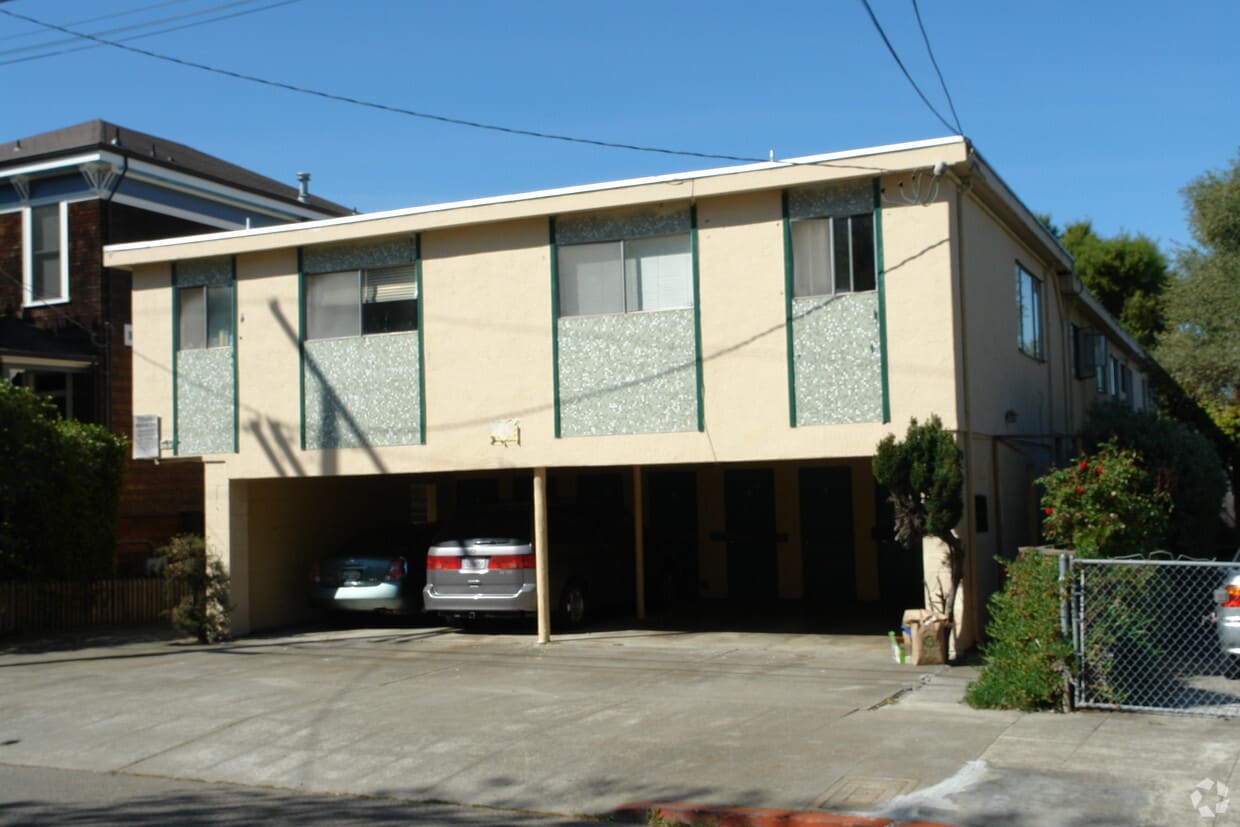 Building Photo - 2210 Mckinley Ave