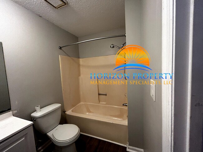 Foto del edificio - 4311 Chalet Cir NW