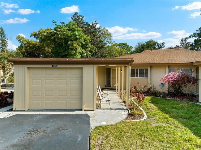 Foto del edificio - 2304 Lark Ln