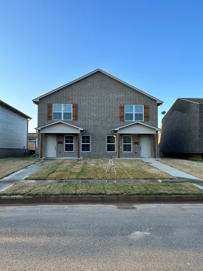 1333 Eastgate Dr, Norman, OK 73071 Townhome Rentals in Norman OK