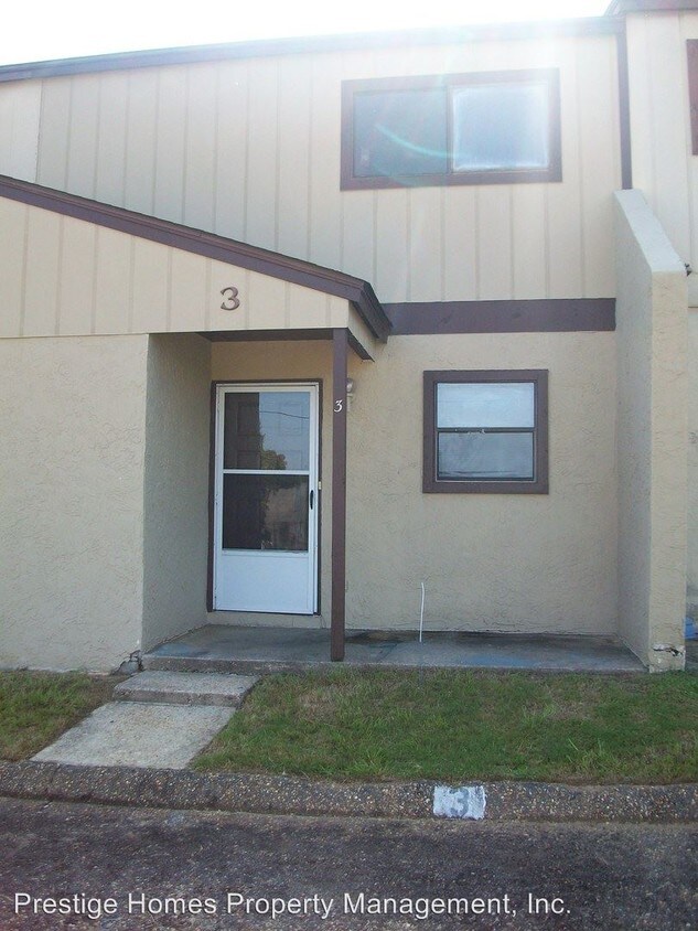 Primary Photo - 2 br, 1.5 bath House - 108 Colony Drive #3
