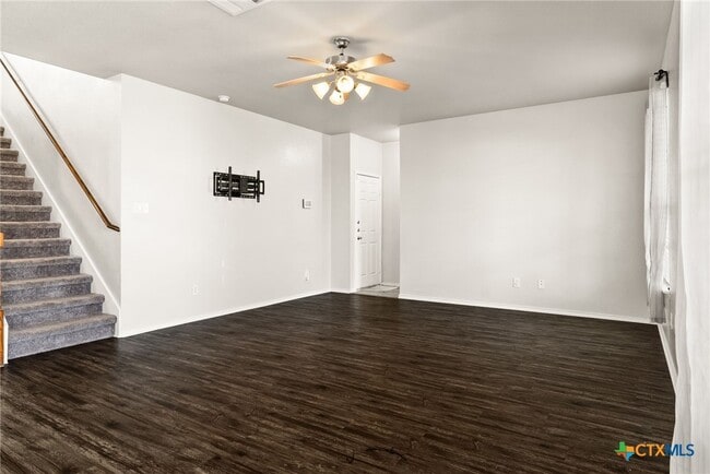Building Photo - 2304 Scott Dr