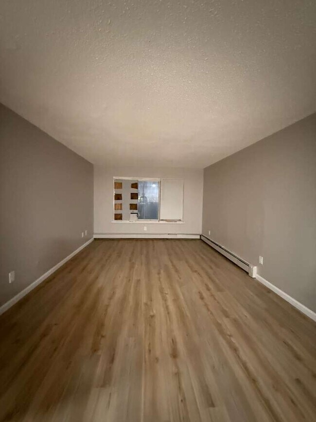 Building Photo - 16700 Lahser Rd