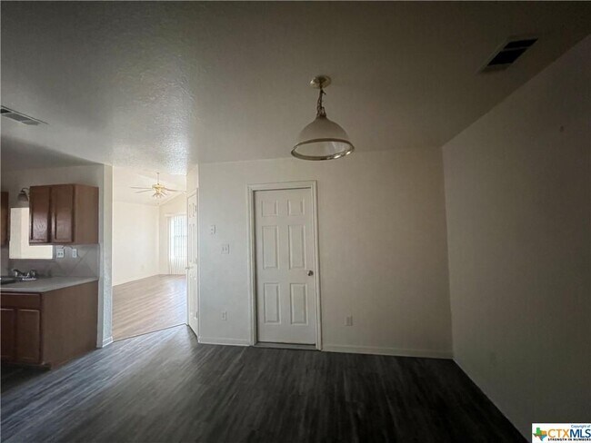 Building Photo - 4601 John David Dr
