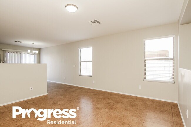 Building Photo - 11526 W Bloomfield Rd