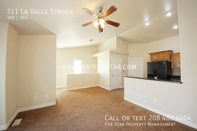 Building Photo - 311 La Valle Strada