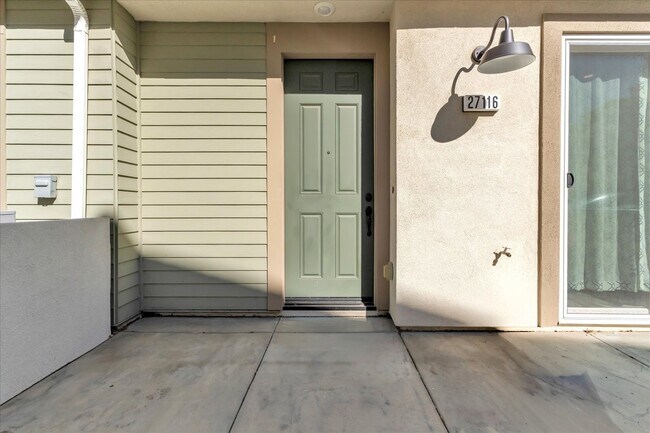 Building Photo - 27116 Valley Oak Pl