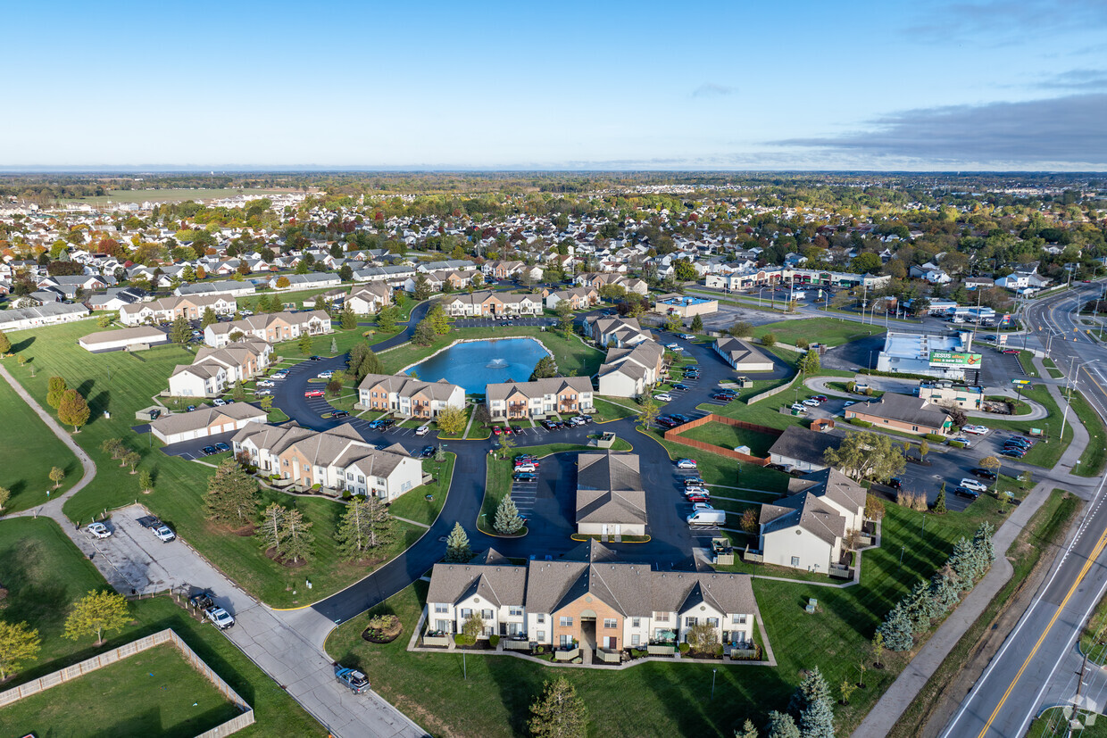 Primary Photo - Lakes of Westdale