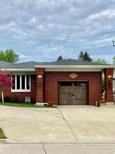 Building Photo - 1928 Floral Ave