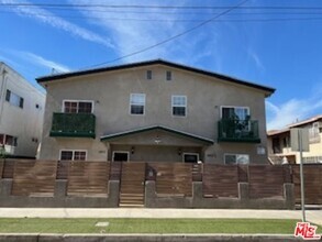 Building Photo - 6831 1/2-6831 1/2 Hinds Ave