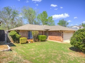 Building Photo - 905 Valley Ct