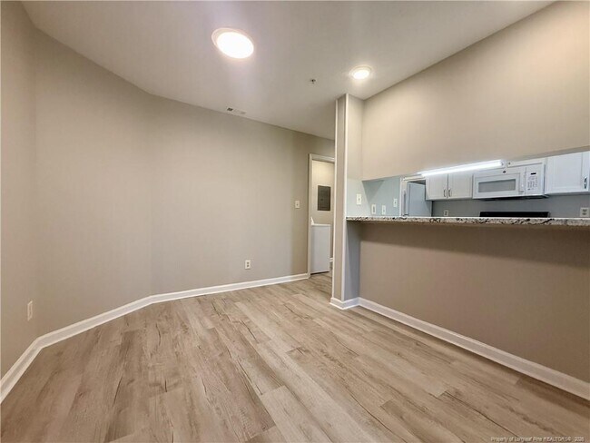 Building Photo - 224 Waterdown Dr