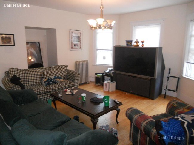 Foto del edificio - 335 Faneuil St